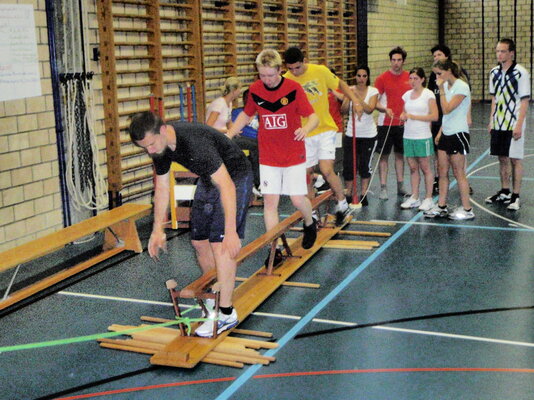 Erlebnispädagogik in der Turnhalle